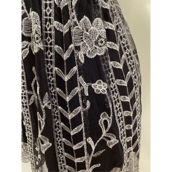New. Socialite black and silver lace dress. Small. Retails $129 - Picture 9 of 10